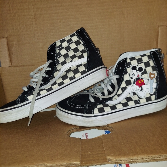Vans Sk8-Hi Zip Disney Mickey Mouse Size 4 Host Pick! - Picture 2 of 9